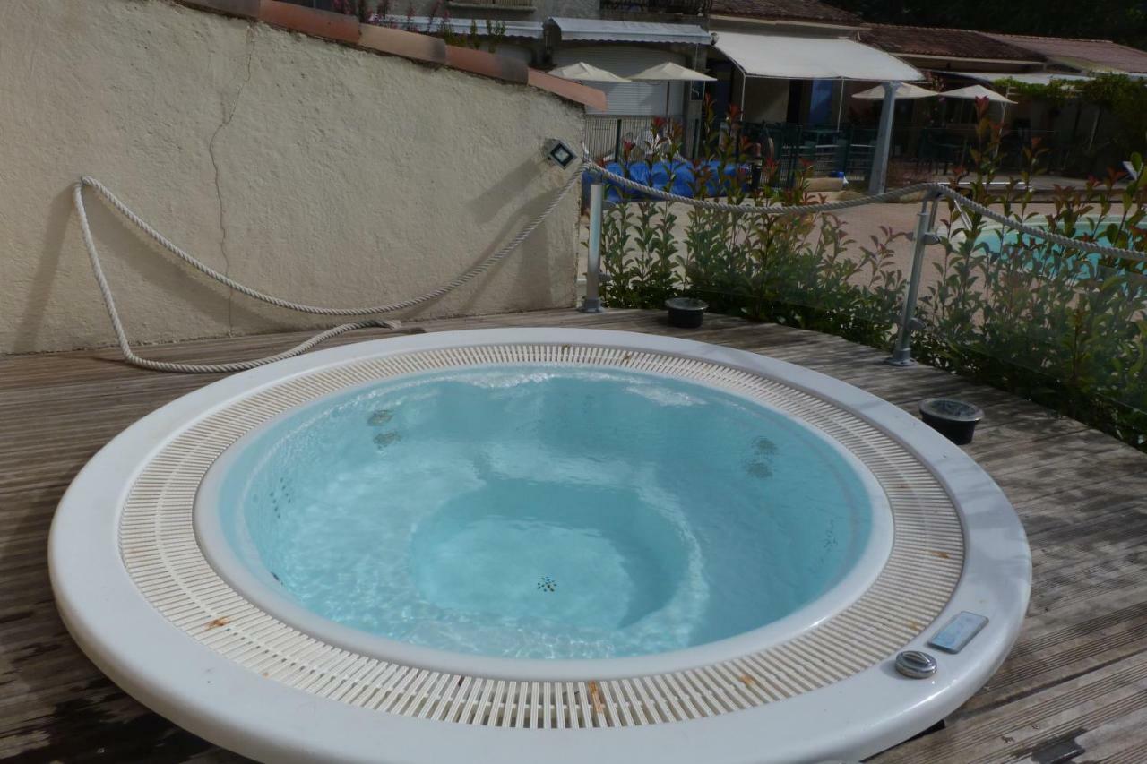 ホテルCamping L'Eau Vive Dauphin エクステリア 写真